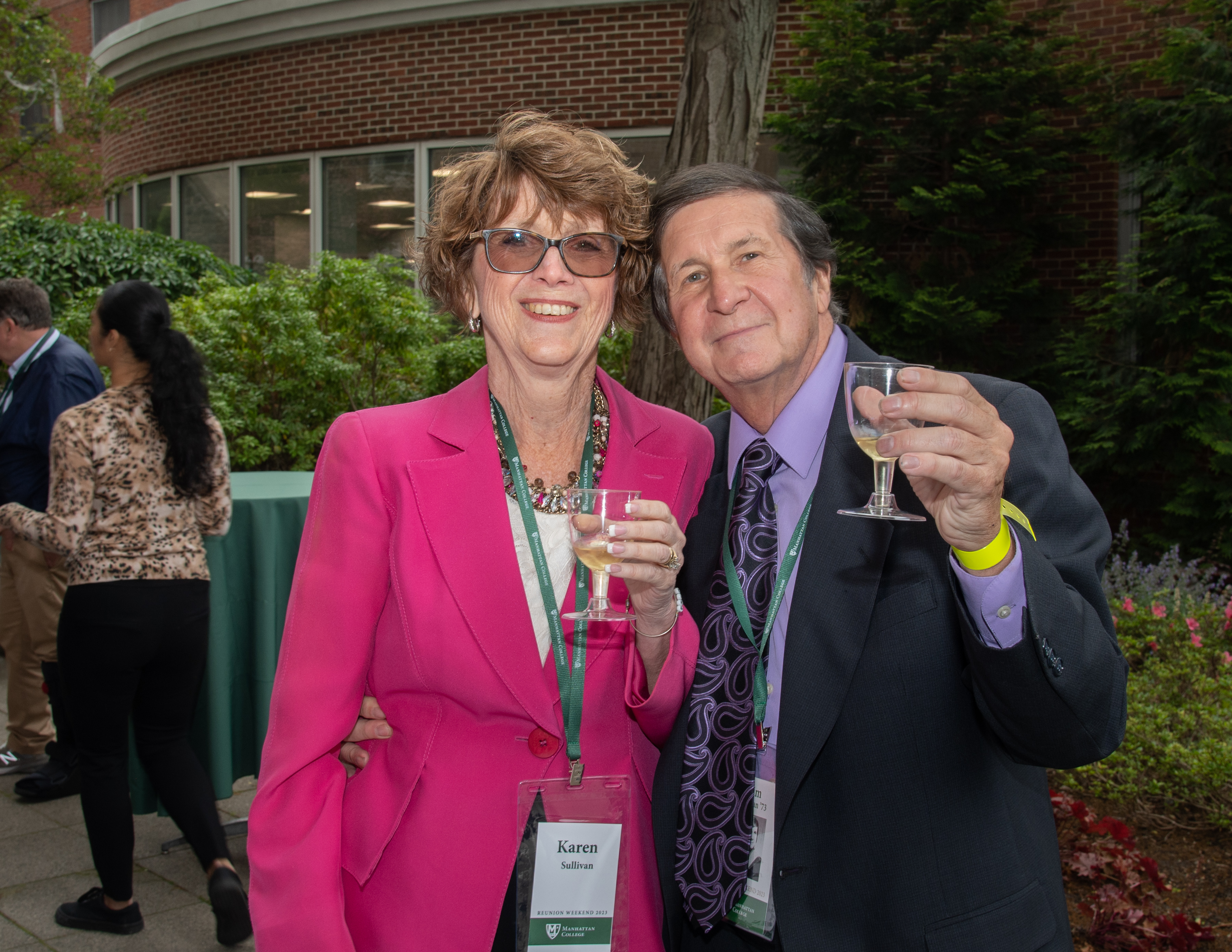 alumni-stories-sheila-donohue-wine-tasting-pics