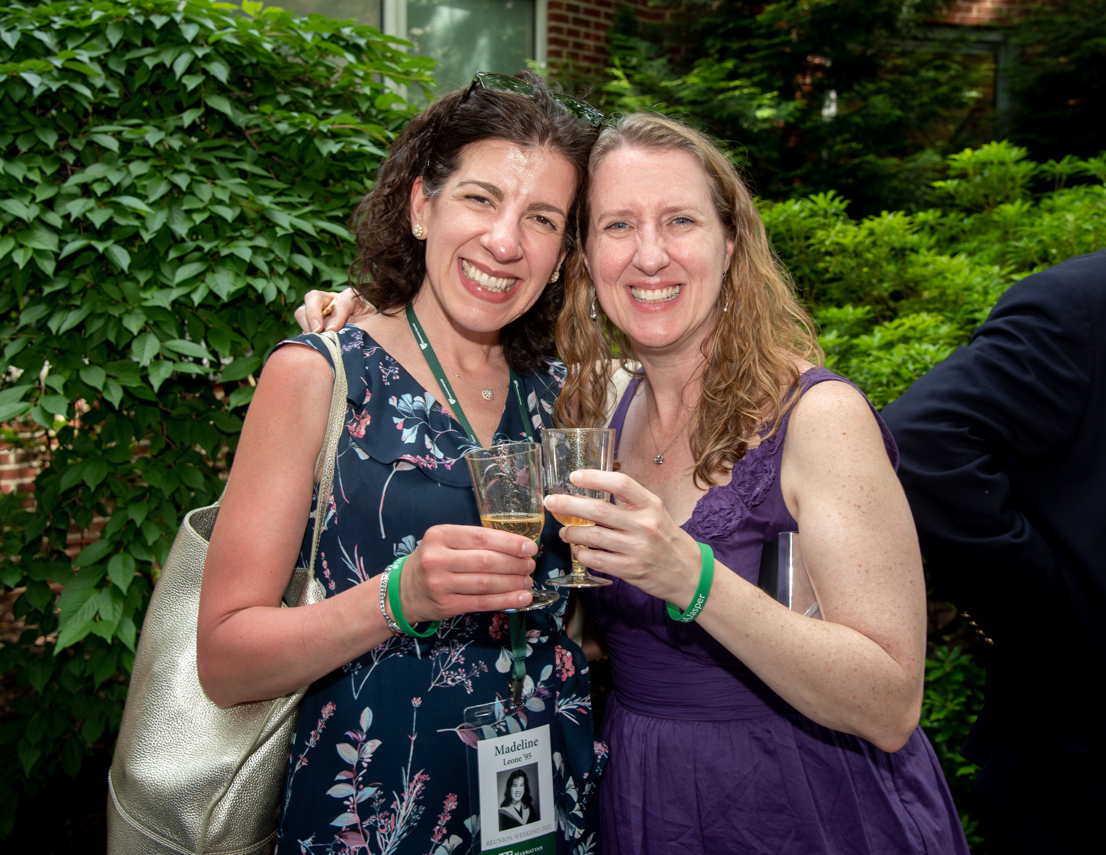 alumni-stories-sheila-donohue-wine-tasting-pics2