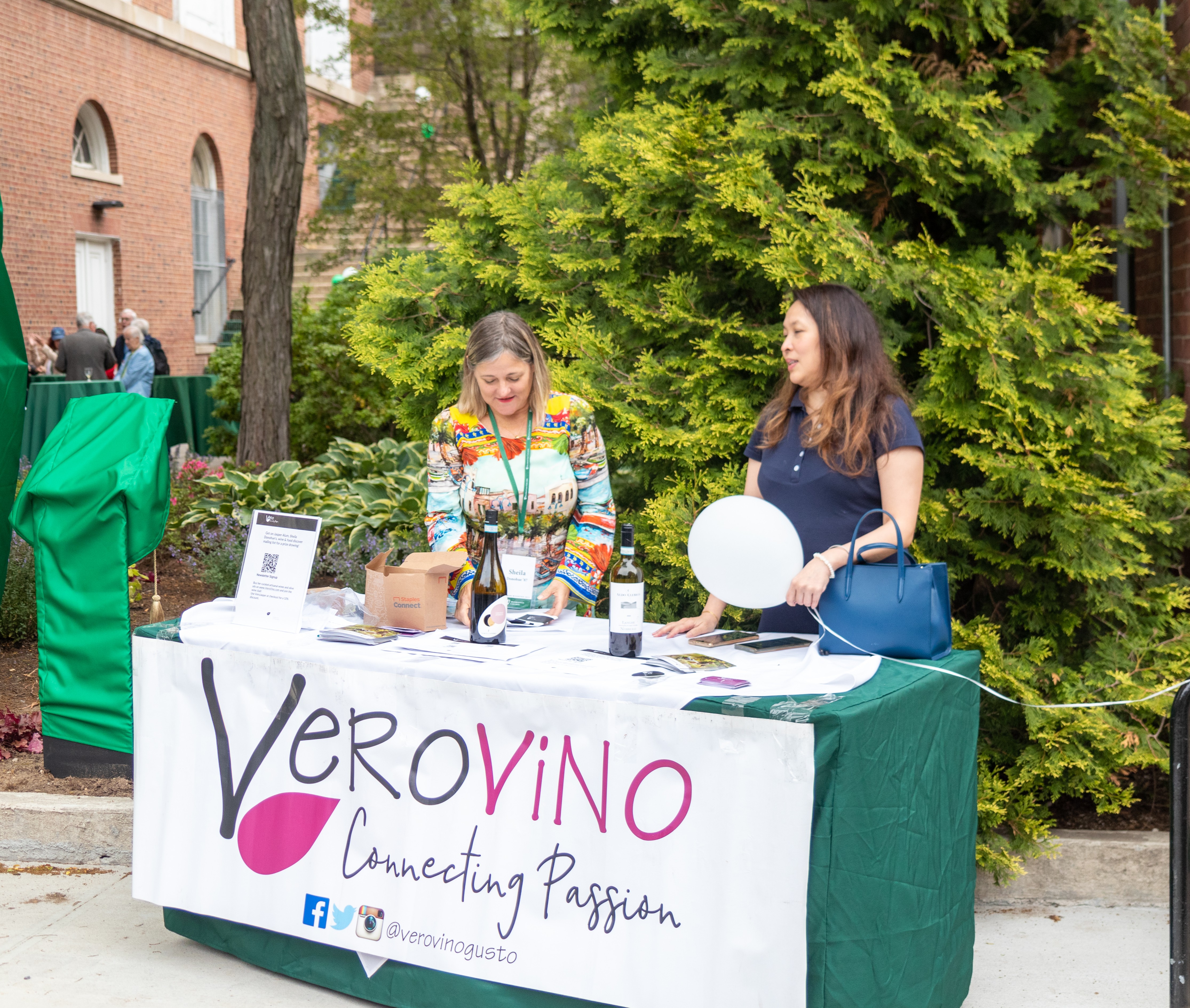 alumni-stories-sheila-donohue-wine-tasting-pics3